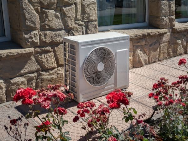 pompa di calore installata secondo normativa
